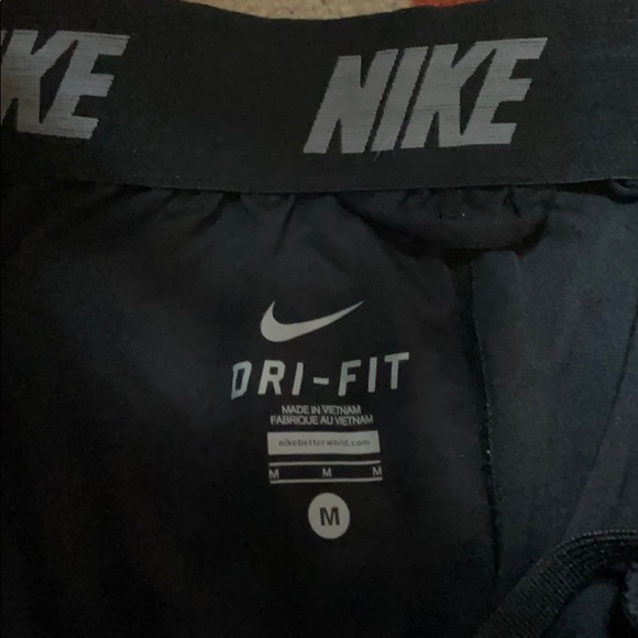 Nike basketball/training shorts - Picture 2 of 2